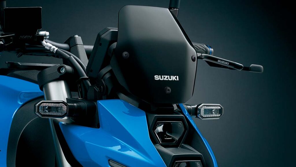Suzuki-GSX-800-2023_00011