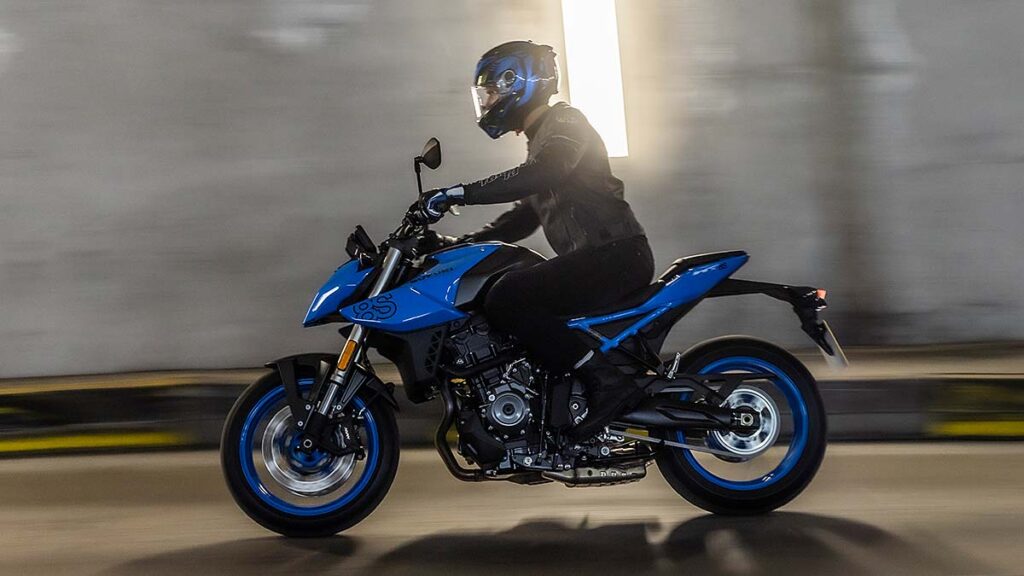Todos los modelos de motos y scooter Suzuki para el carnet A2 16 Suzuki GSX-8S 2023
