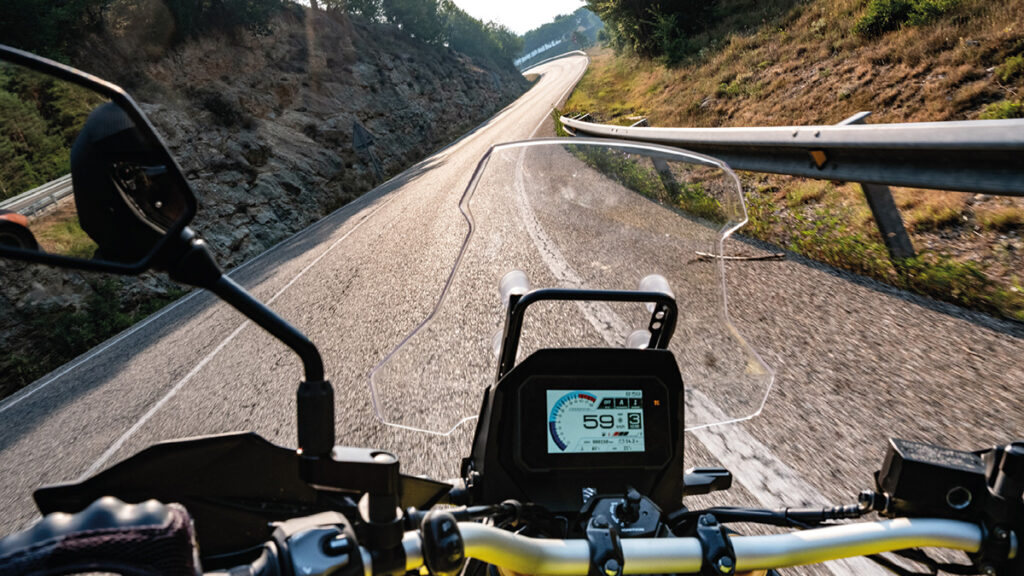 Suzuki V-Strom 800DE: rellenando el espacio 4 Suzuki V Strom 800DE 58