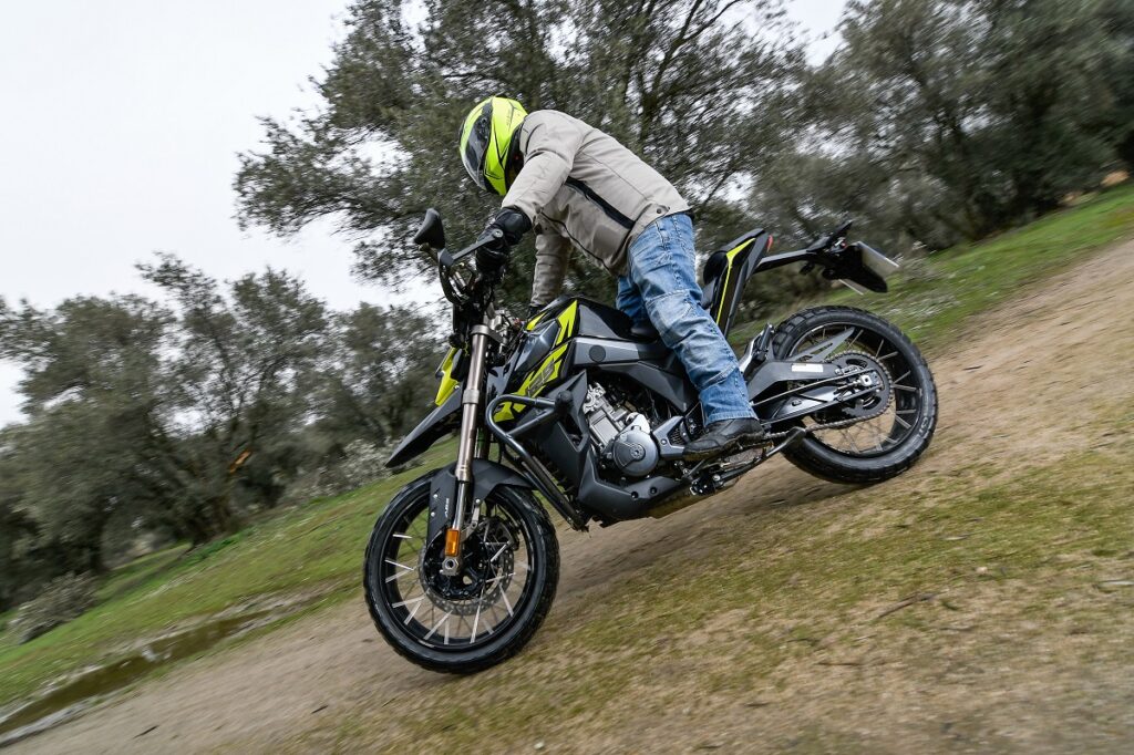 Zontes U1-125: cómo distinguirla del resto de versiones para el carnet de coche B 12 Zontes U 1 125 2021 accion off road