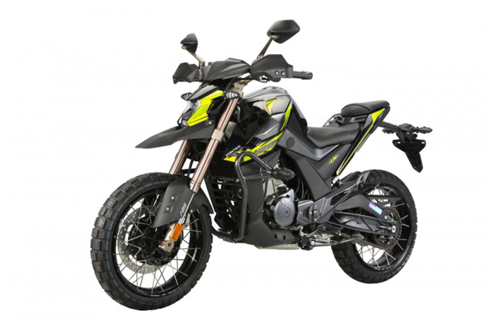 Zontes U1-125: cómo distinguirla del resto de versiones para el carnet de coche B 11 Zontes U 1 125 estudio trescuartos izquierda
