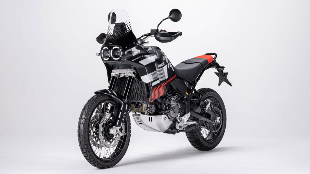 Suzuki V-Strom 1050 Tech/DE: estos son los precios y sus motos rivales 11 Ducati Desert X