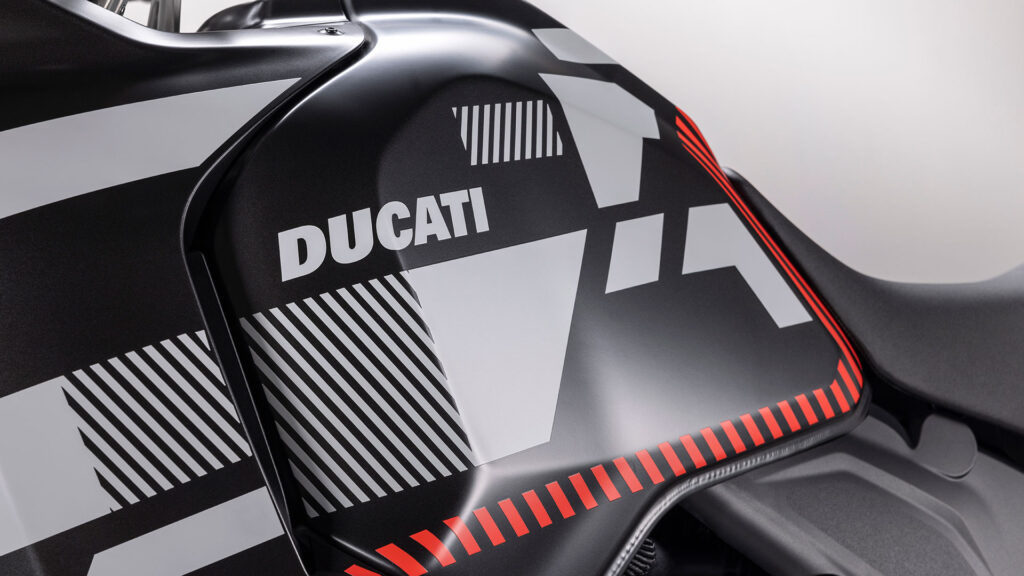 Ducati DesertX 2023: la offroad italiana se abona al negro 3 ducati desertx 2023 25