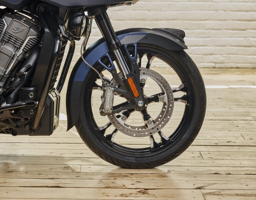 Indian Challenger Elite 2023: edición limitada a 150 unidades 3 indian challenger elite frenos brembo