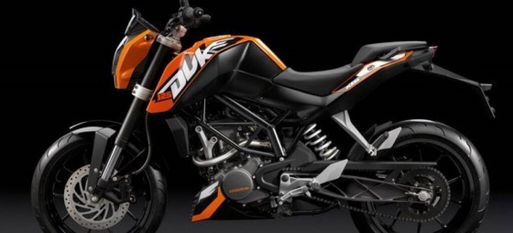 ktm duke 125 primera estudio lateral izquierdo