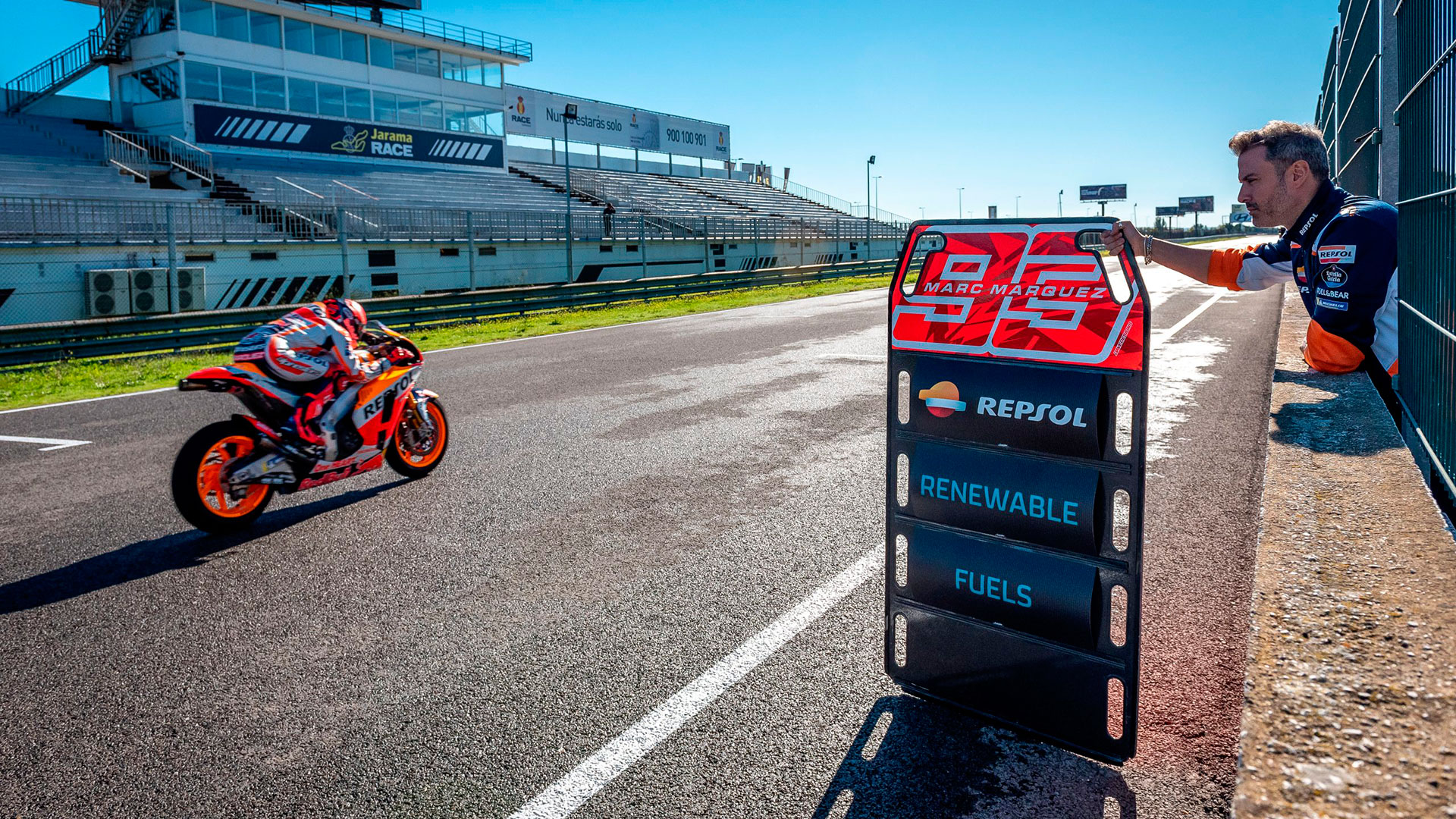 Márquez prueba el nuevo e-fuel de Repsol para MotoGP en el Jarama