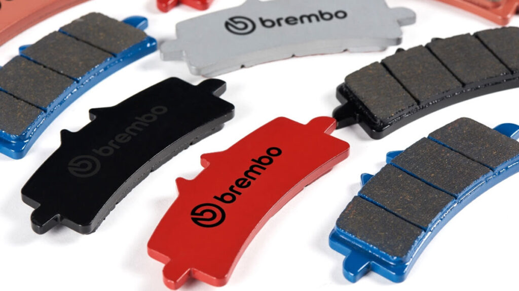 Cómo saber si tu moto tiene desgastes (frenos, líquidos, filtros...) 12 pastillas-brembo-greenance