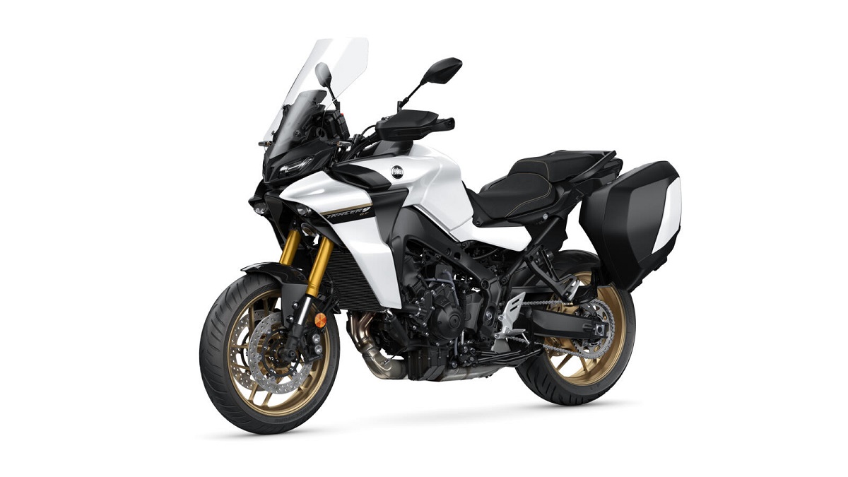 yamaha tracer 9 gt estudio tres cuartos izquierda