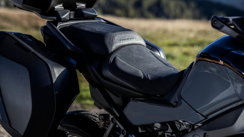 Yamaha Tracer 9 GT +: turismo en primera clase 13 yamaha tracer 9 gt nuevo asiento