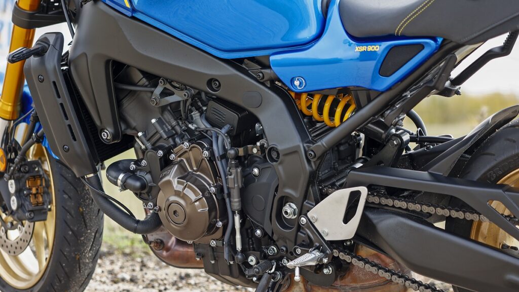 Prueba Yamaha XSR900: oda a los buenos tiempos 13 yamaha xsr900 motor