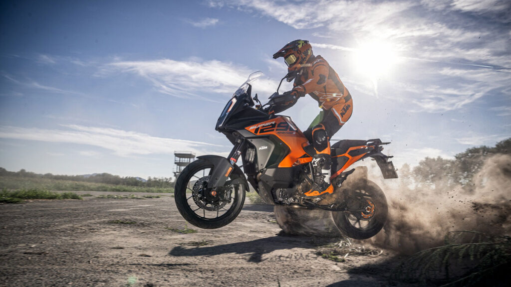 KTM 1290 Super Adventure S 2023: nuevos colores y más tecnología 3 2023 KTM 1290 SUPER ADVENTURE S 3