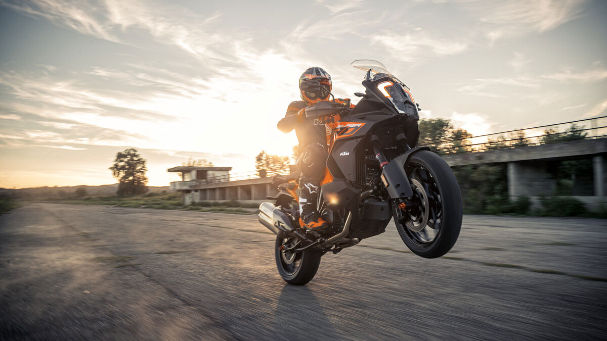 KTM 1290 Super Adventure S 2023: nuevos colores y más tecnología