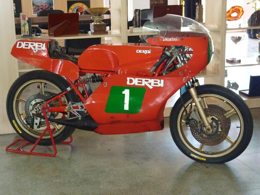 Historia de Derbi (parte 5): una época inigualable en competición 11 Derbi GP 250cc 1975 B