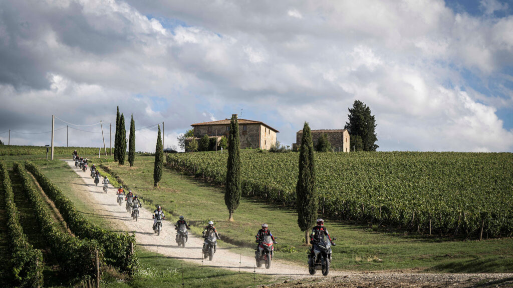Ducati anuncia sus experiencias para 2023: carretera, circuito y tierra a raudales 5 DucatiRidingExperience 2023 5 UC470403 High