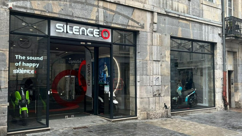 Silence se expande por Europa con dos nuevas tiendas en Portugal y Francia 8 Exterior tienda Besancon