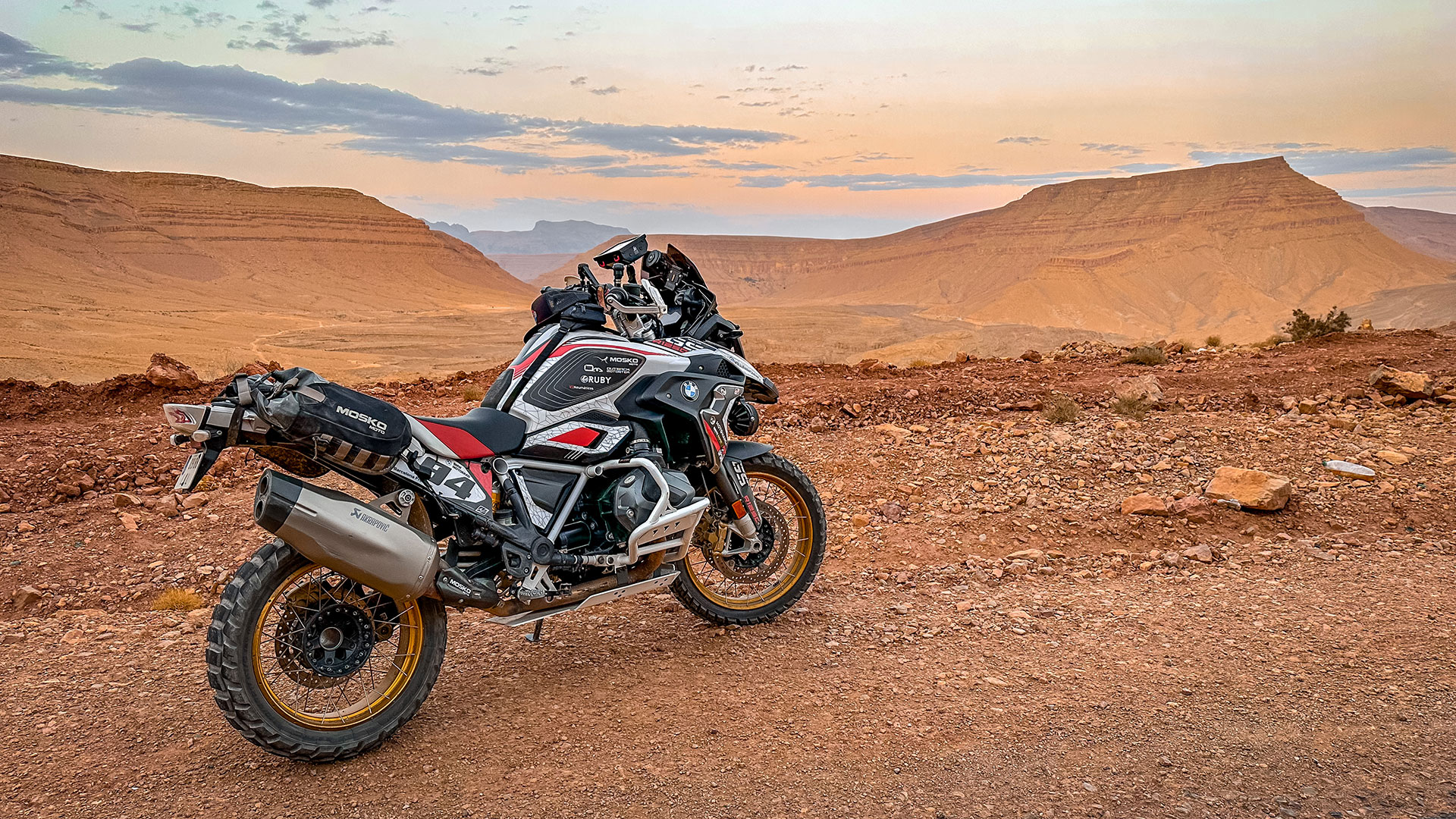 BMW Motorrad también confía en la protección que ofrece Uniracing 7 K4
