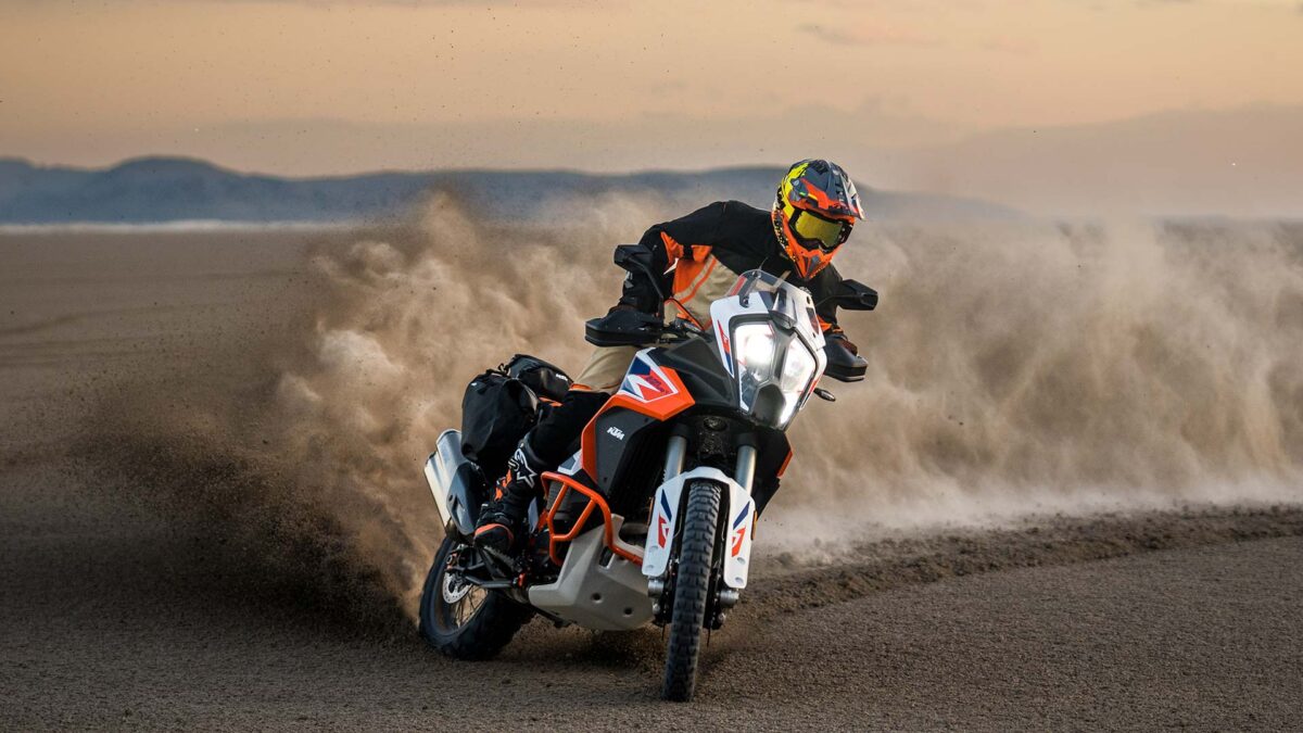 KTM 1290 Super Adventure R 2023: sigue la aventura más radical sin límites