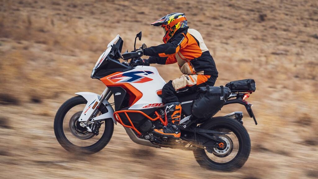 Todas las novedades de motos para 2023 77 KTM-1290-SUPER-ADVENTURE-R_022