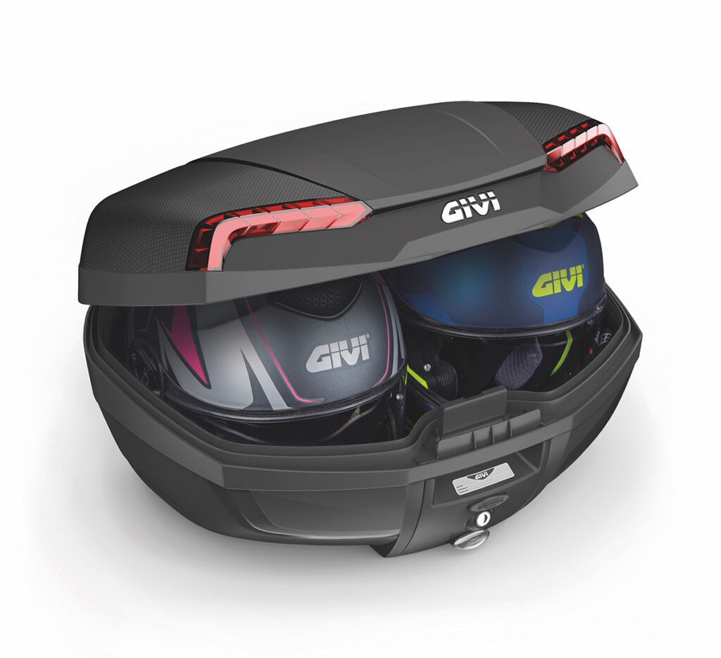 Baúl GIVI Riviera E46: espacio para llevar todo lo necesario para el día a día 2 NDP GIVI E46 DETALLE 4