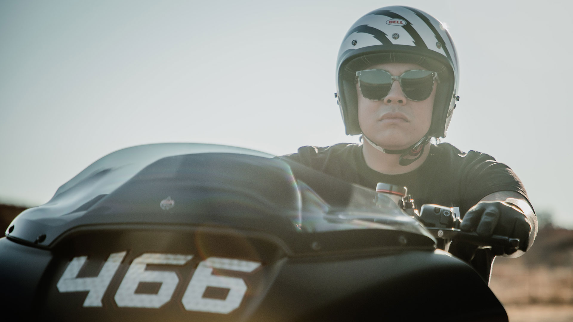 Bell Custom 500: un homenaje al casco clásico que puede ser el regalo perfecto para estas Navidades 6 NdP BELL CUSTOM500 001