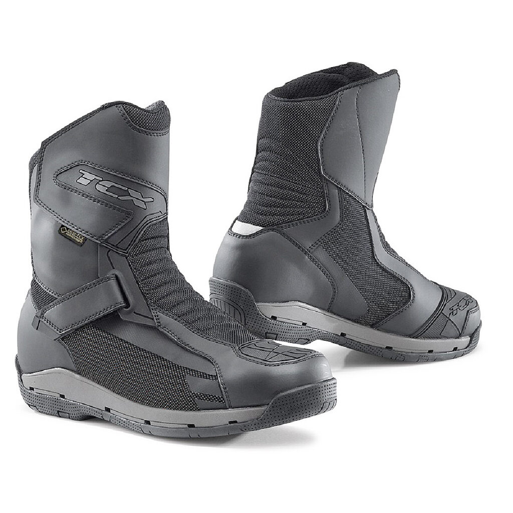 Lluvia en moto: cómo proteger y secar tus guantes y botas de la humedad 14 botas moto invierno