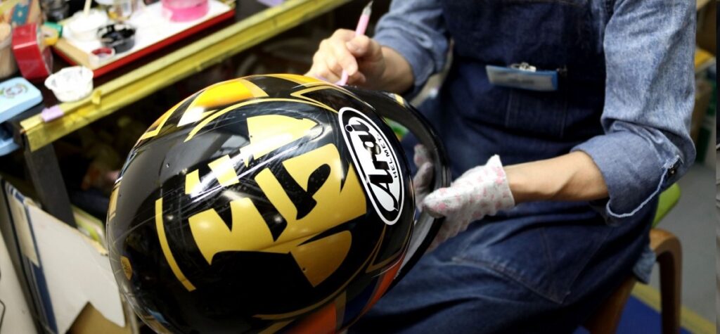 La calota del casco: el secreto de la protección adecuada para tu cabeza circulando en moto 12 calota arai 2