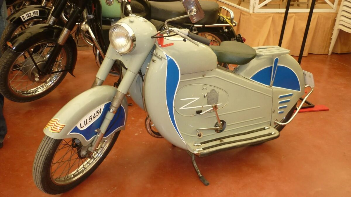Historia de Derbi (Parte 5): scooters y automáticos 1 derbi-masculino-2