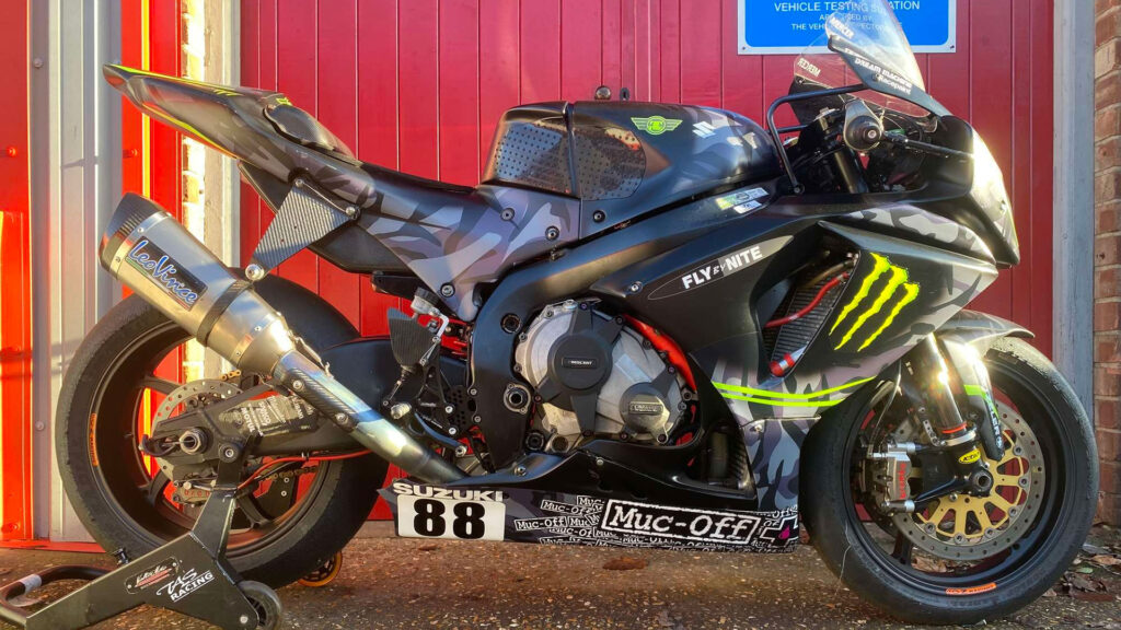 La MotoGP de Colin Edwards de 2013, a subasta por 35.000 libras 2 suzuki gsx r1000 martin