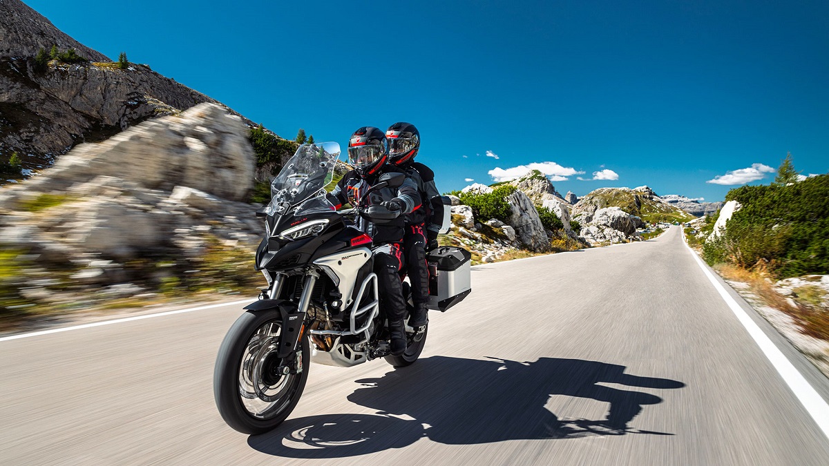 Ducati regala el mejor equipamiento de seguridad con sus Multistrada V4