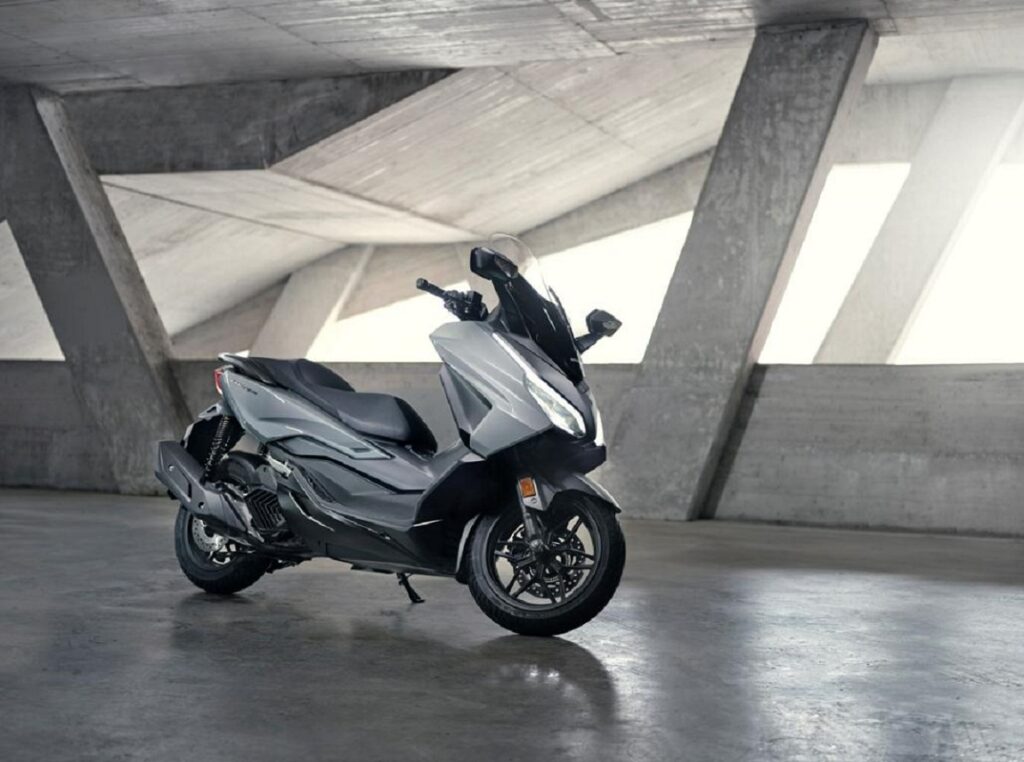 El Forza 125, ahora también disponible con las ofertas reservadas a las Honda por encima de 350 cc 8 Honda Forza 125 2023