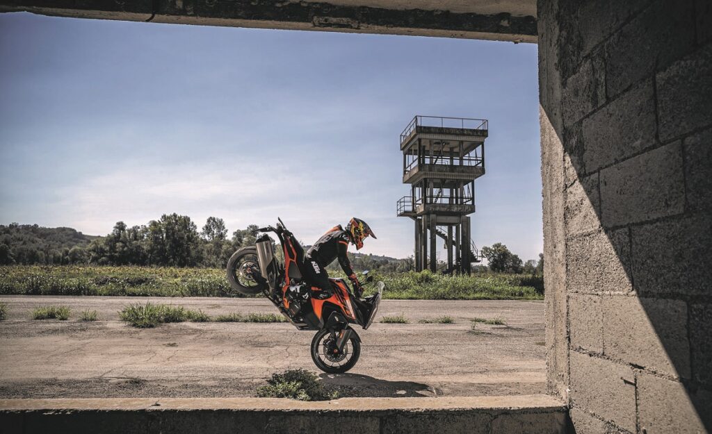 KTM 1290 Super Adventure S: la aventura en su máxima expresión 2 KTM 1290 Super Adventure S 2023, frenada