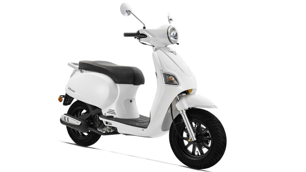 Los 10 scooter 125 más baratos para el carnet de coche 11 Keeway Zahara 125 2021