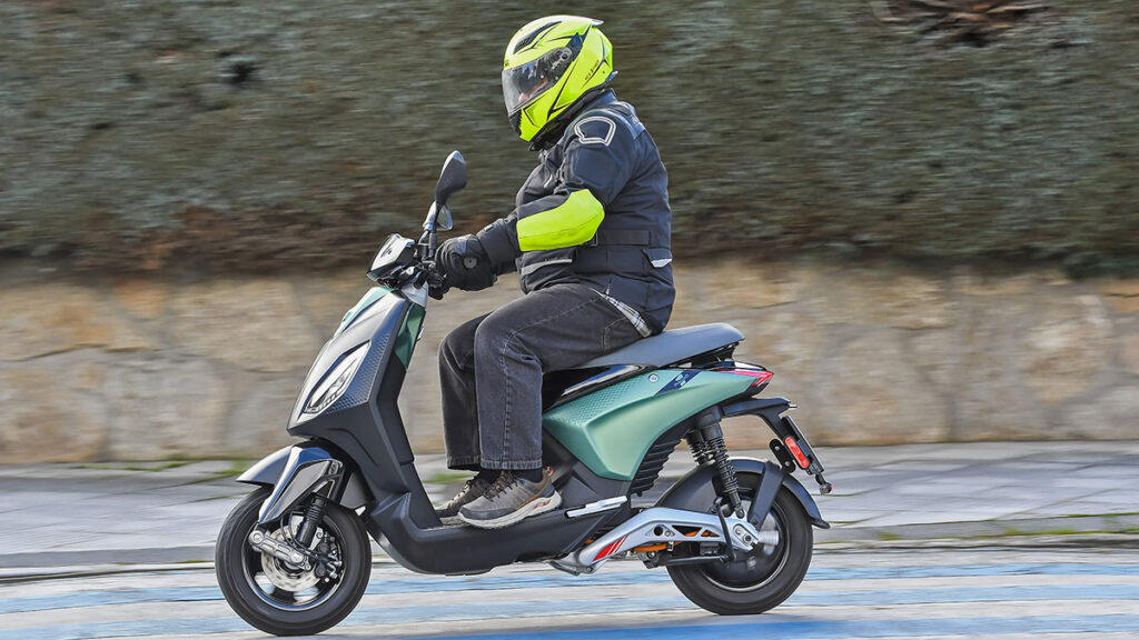 Piaggio oferta la mayoría de sus scooter con un descuento de 500 euros y seguro gratis 11 Piaggio 1 Active