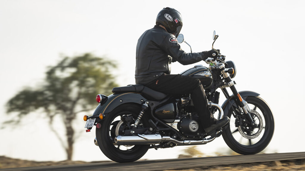 Prueba Royal Enfield Super Meteor 650: Vintage en modo Premium 16 Royal Enfield Super Meteor 650 12
