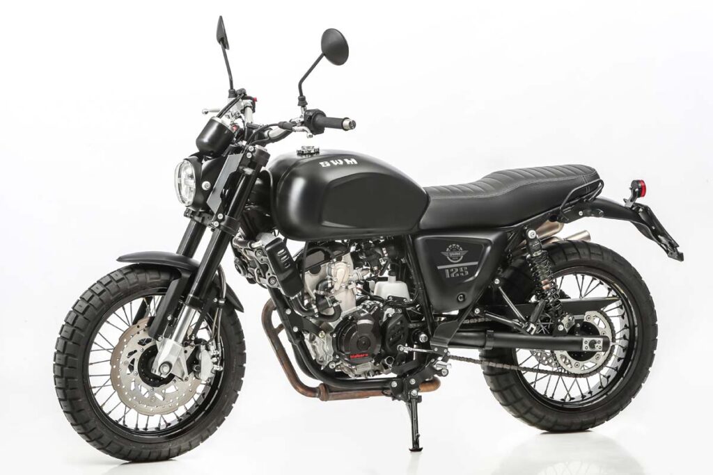 40 motos 125 con ofertas y rebajas en febrero para aprovechar tu carnet de coche 17 SWM Ace Of Spades 125