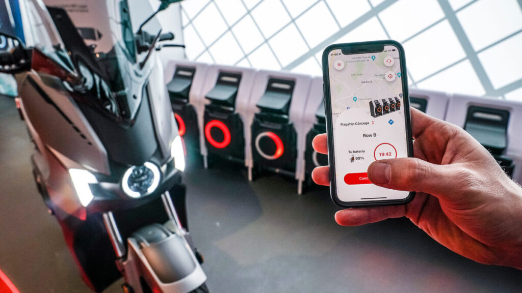 Una nueva estafa amenaza a los usuarios del coche eléctrico... y motos 3 Silence_BaaS_recargas_baterias