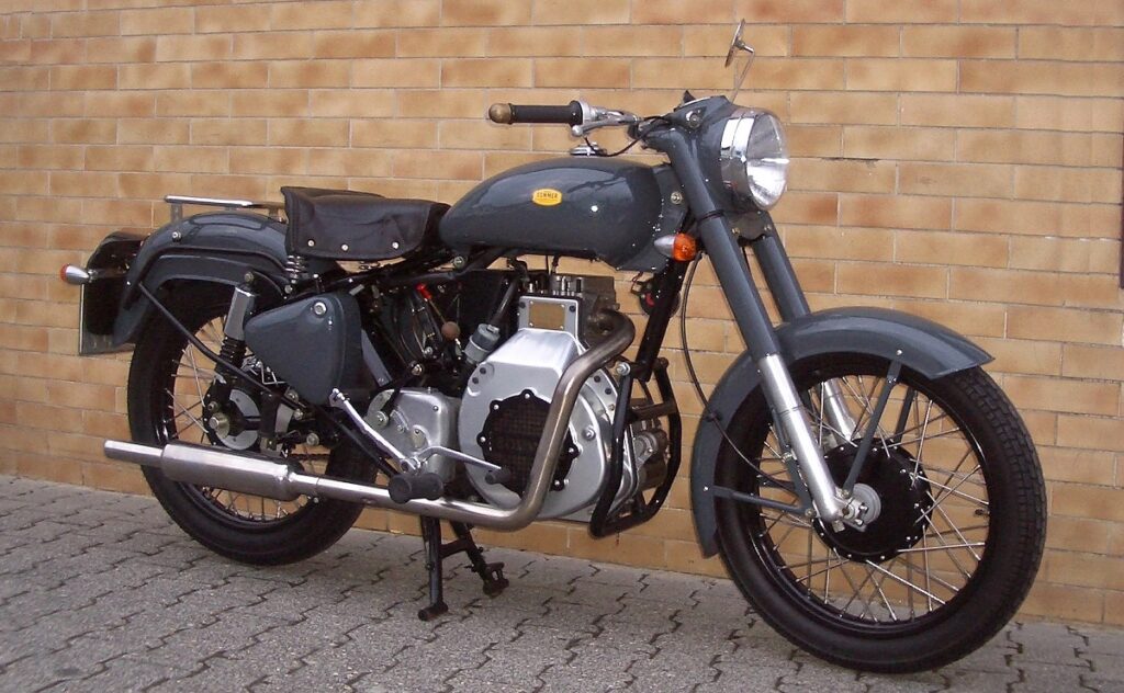 Motos bizarras diésel (I): las motos a gasoil en 138 años de historia 11 Sommer Diesel Enfield Andrea Sommer
