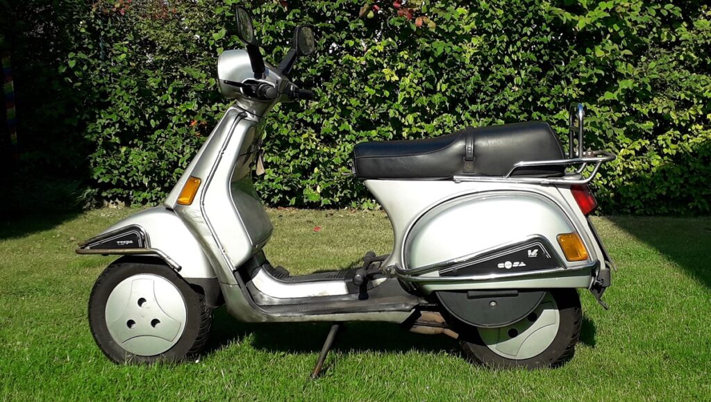 Vespa: ayer, hoy y siempre, un scooter funcional 14 Vespa cosa exterior