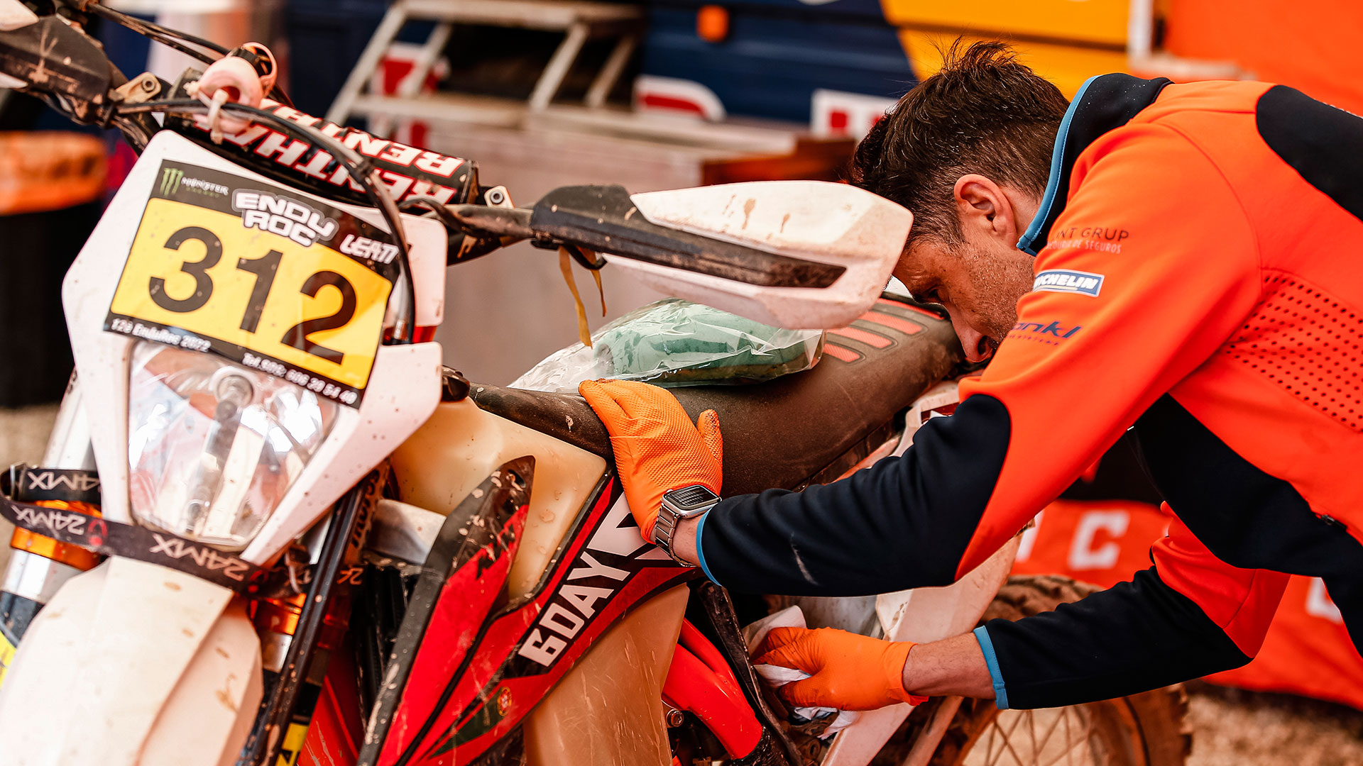 KTM, Husqvarna y GasGas sortean packs de asistencia gratuita de enduro en 2023