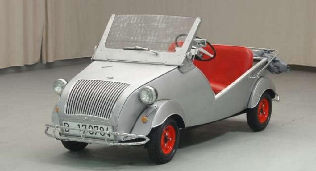 biscuter anos 50 estudio tres cuartos izquierda