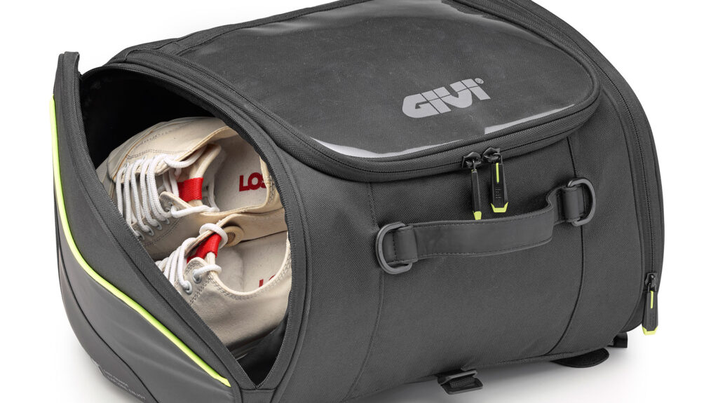 4 accesorios de GIVI para tus desplazamientos por ciudad 11 bolsa-tunel-givi-EA136