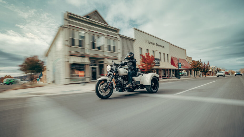 Novedades Harley-Davidson 2023: el Trike Freewheeler se pasa al negro 12 harley-davidson-freewheeler-2023-4