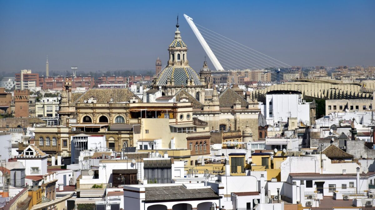 Zona de Bajas Emisiones (ZBE) de Sevilla: ¿pueden las motos sin etiqueta entrar en ella? 8 sevilla-zona-bajas-emisiones