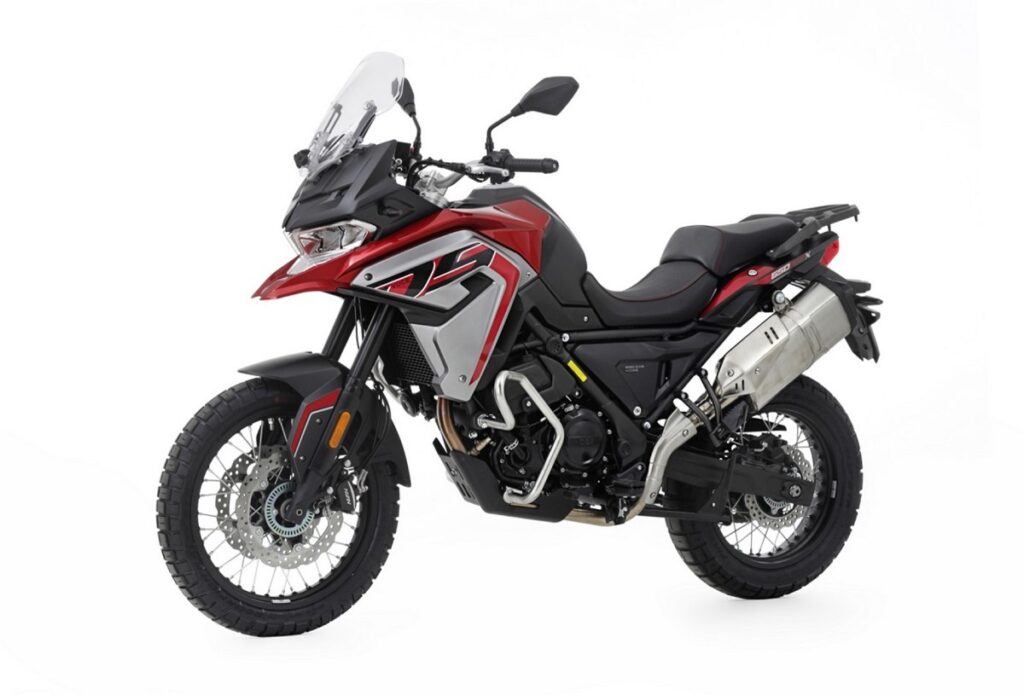 7 motos trail ahora aún más baratas para el carnet A2 y que puedes llevar por el campo 17 Voge 650 DSX