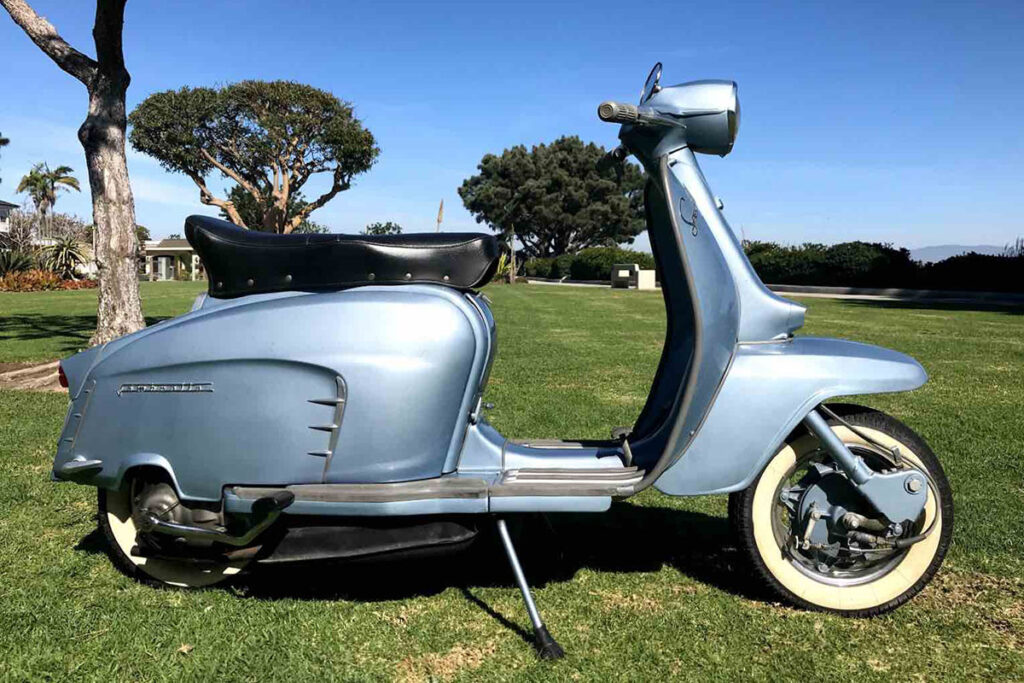 Las mejores motos clásicas para usar a diario: Lambretta 13 1966_Innocenti_Lambretta_Li125_Special_Metallic_Blue_1