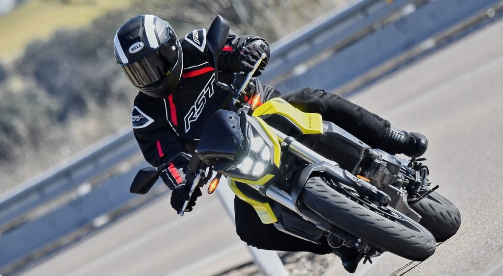 Nuevos retos para la Honda CB750 Hornet 11 Honda CB750 Hornet 2023
