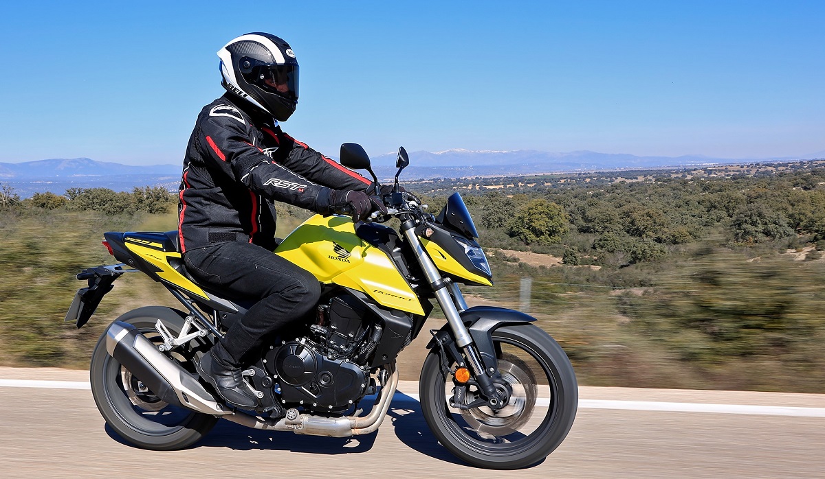 Llévate la nueva Honda CB750 Hornet con shifter y todas las ventajas de Honda Plus Go! por solo 350 euros más