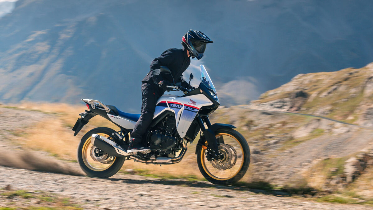 ¡La nueva Honda XL750 Transalp 2023 ya tiene precio! Y, además, viene con regalo 1 Honda XL750 Transalp