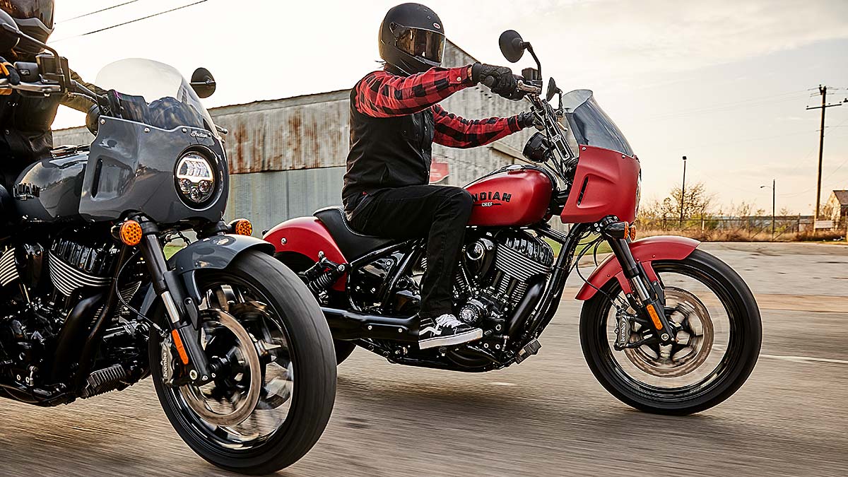 Elige tu Indian Scout, FTR o Chief y adórnala con ropa y accesorios por valor de 1.000 euros totalmente gratis