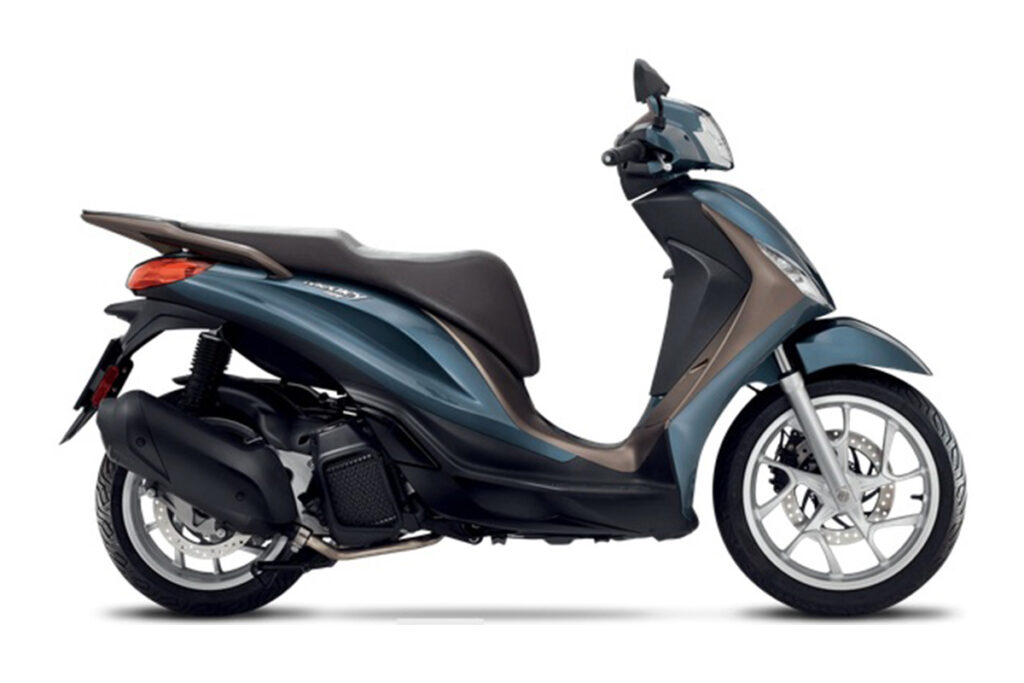 Los scooter Piaggio en las familias Liberty, Medley y Piaggio 1 para carnet de coche aportan promociones veraniegas para fomentar la movilidad urbana 12 Piaggio Medley 125 ABS
